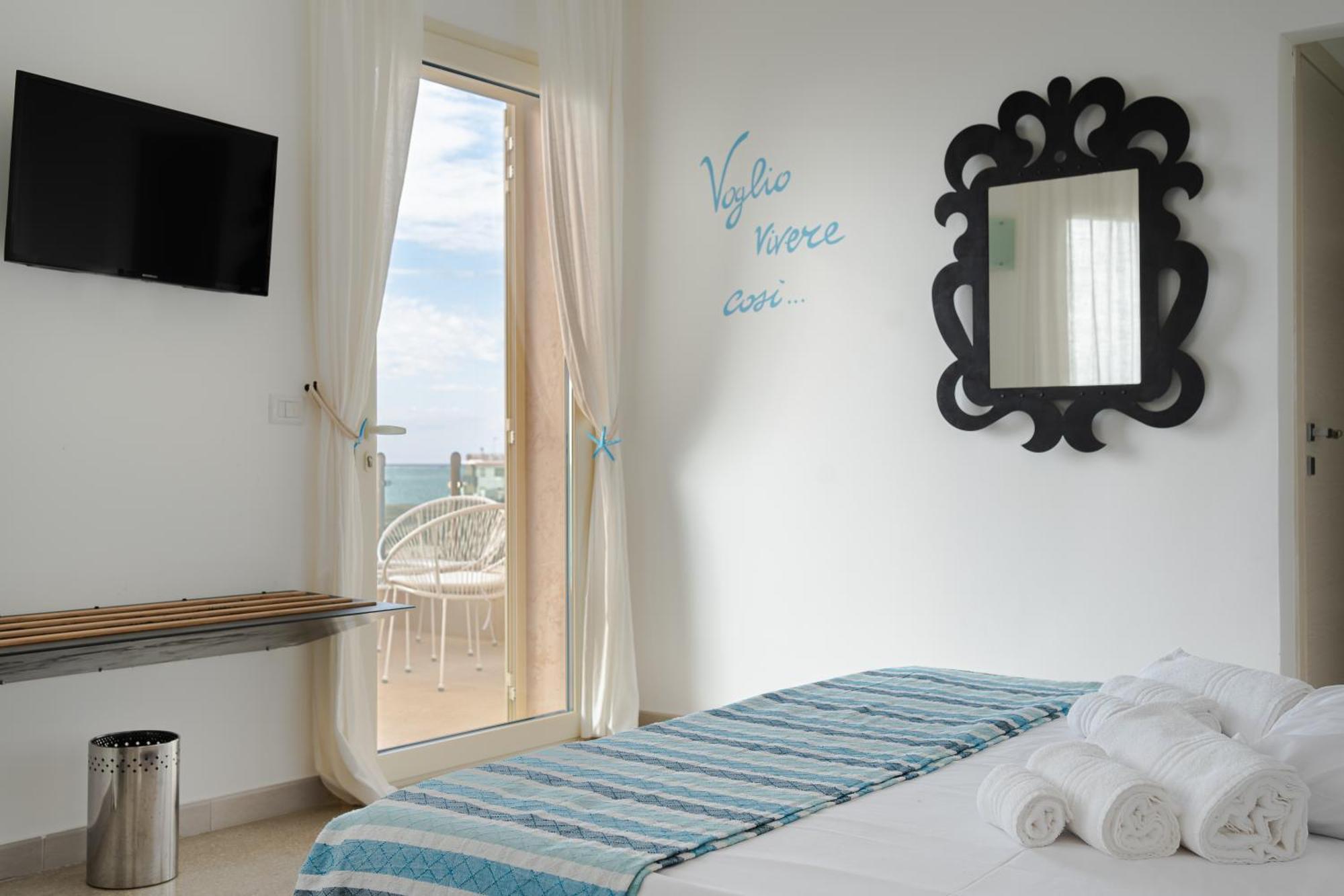 Preferisco B&B E Trattoria Sul Mare Торре-Суда Экстерьер фото